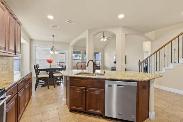 223 Thompson Drive, Van Alstyne, TX 75495