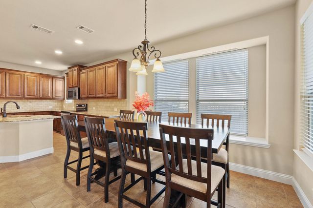 223 Thompson Drive, Van Alstyne, TX 75495