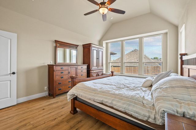 223 Thompson Drive, Van Alstyne, TX 75495
