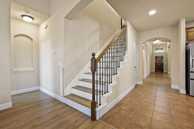 223 Thompson Drive, Van Alstyne, TX 75495