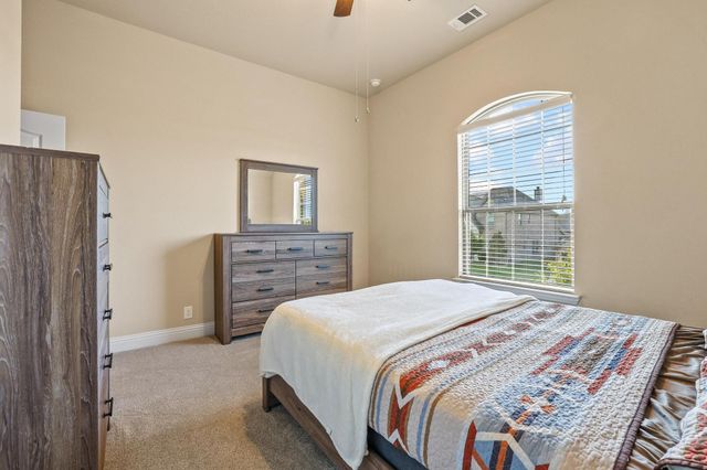 223 Thompson Drive, Van Alstyne, TX 75495