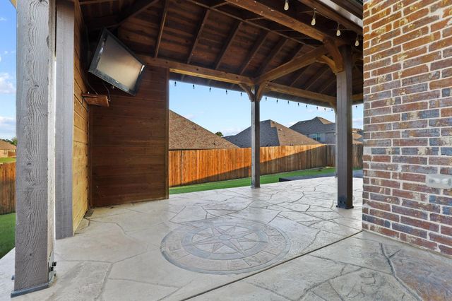 223 Thompson Drive, Van Alstyne, TX 75495