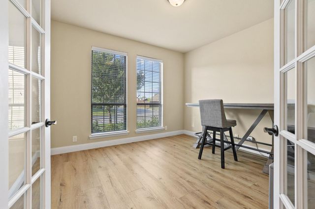 223 Thompson Drive, Van Alstyne, TX 75495