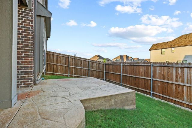 223 Thompson Drive, Van Alstyne, TX 75495