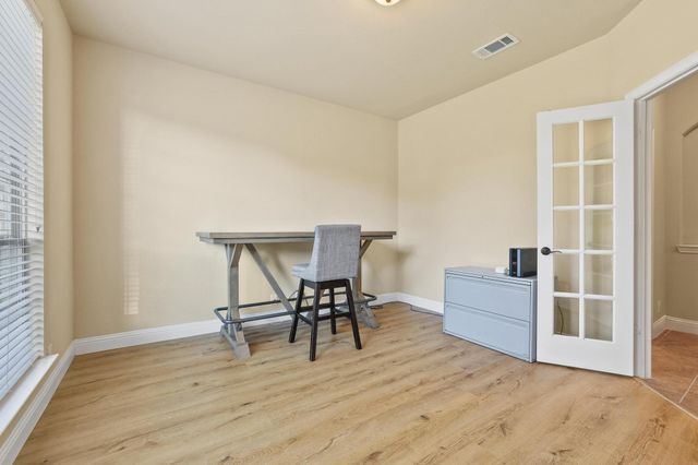 223 Thompson Drive, Van Alstyne, TX 75495