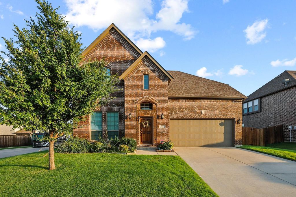 223 Thompson Drive, Van Alstyne, TX 75495