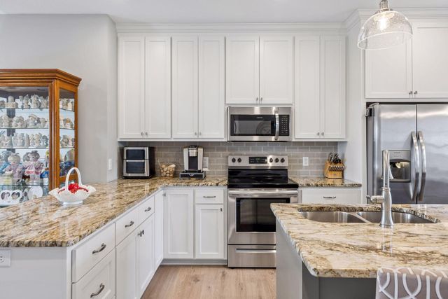 1232 Naser Way, New Richmond, WI 54017