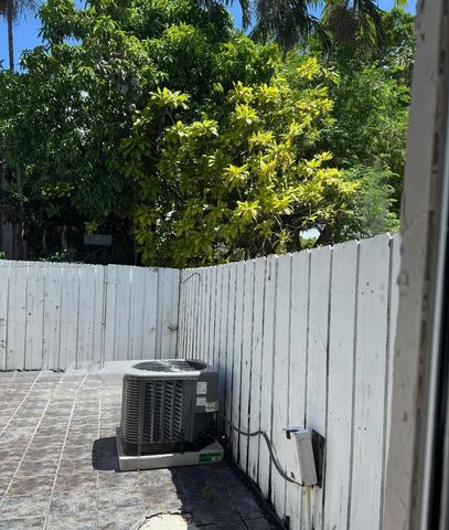 1180 W 42nd Place 1, Hialeah, FL 33012