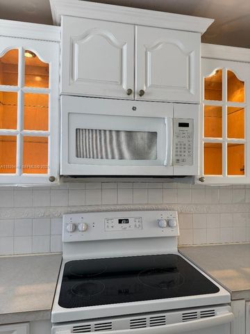 1180 W 42nd Place 1, Hialeah, FL 33012