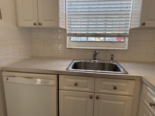 1180 W 42nd Place 1, Hialeah, FL 33012