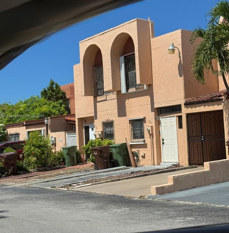 1180 W 42nd Place 1, Hialeah, FL 33012