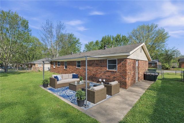 73 Elmwood Street, West Fork, AR 72774