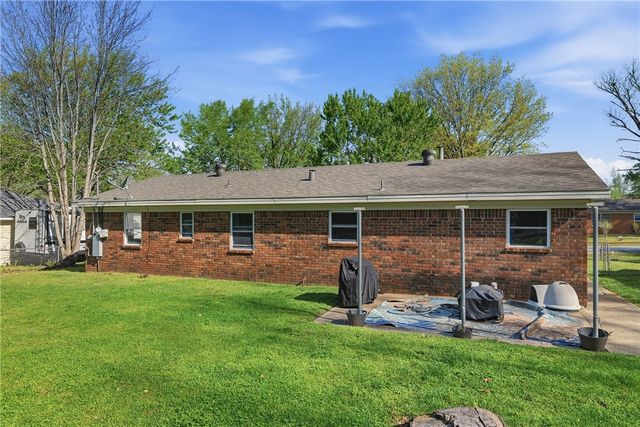 73 Elmwood Street, West Fork, AR 72774