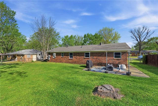 73 Elmwood Street, West Fork, AR 72774