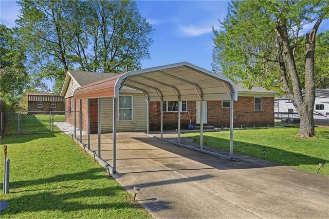 73 Elmwood Street, West Fork, AR 72774