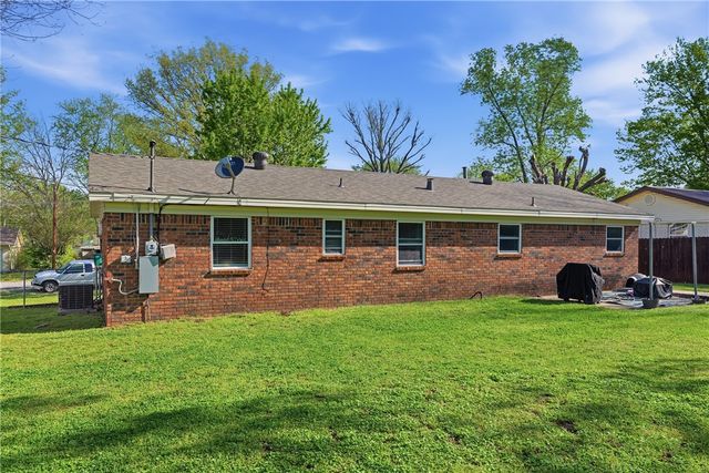73 Elmwood Street, West Fork, AR 72774