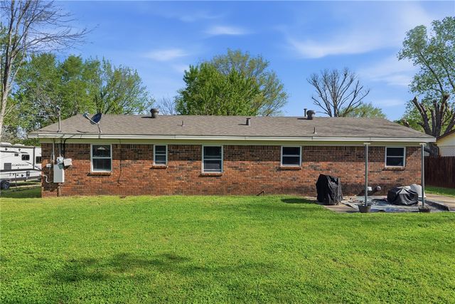 73 Elmwood Street, West Fork, AR 72774