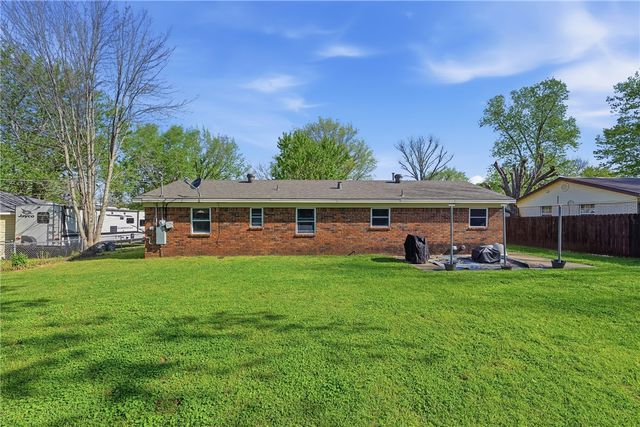 73 Elmwood Street, West Fork, AR 72774