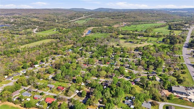 73 Elmwood Street, West Fork, AR 72774