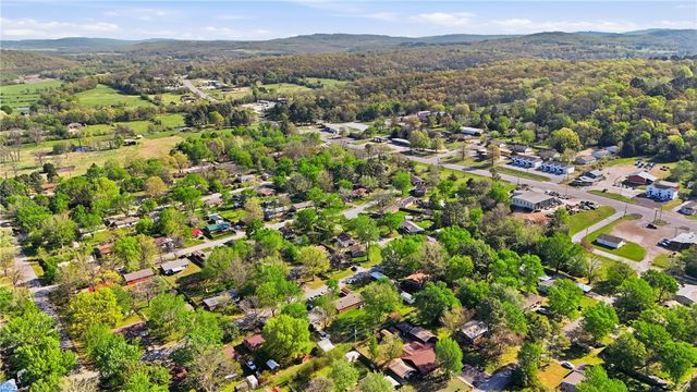 73 Elmwood Street, West Fork, AR 72774