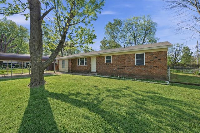 73 Elmwood Street, West Fork, AR 72774
