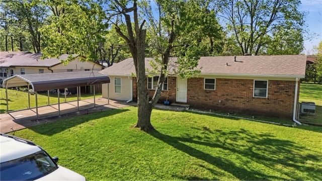 73 Elmwood Street, West Fork, AR 72774