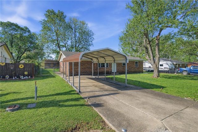 73 Elmwood Street, West Fork, AR 72774