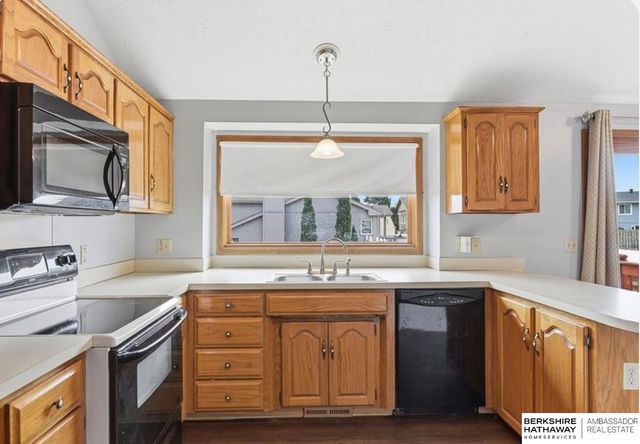 7904 Aspen Court, La Vista, NE 68128