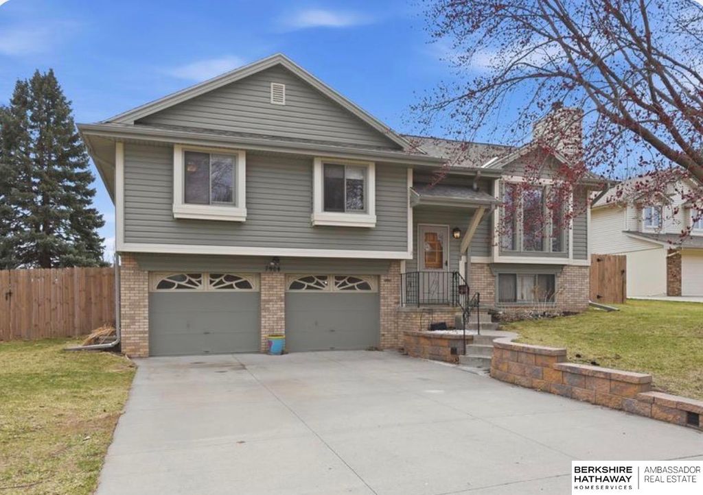 7904 Aspen Court, La Vista, NE 68128