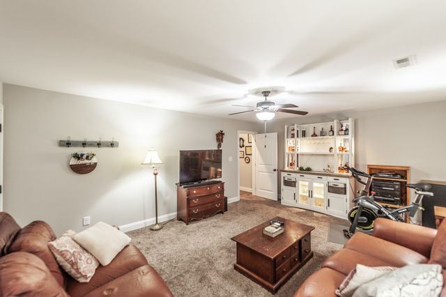 1184 Wicke Rd, Adams, TN 37010