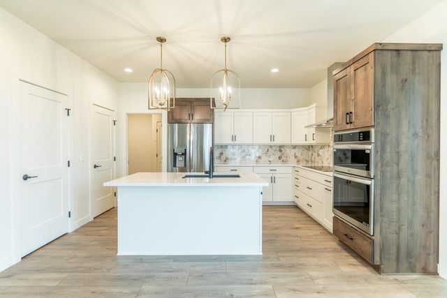 5108 Mira Way W, West Fargo, ND 58078