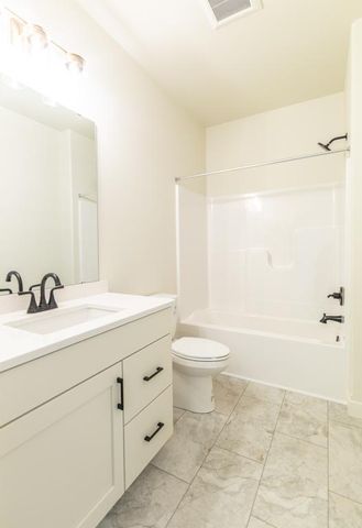 5108 Mira Way W, West Fargo, ND 58078