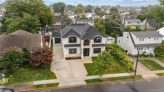 71 Cedar Street, Hicksville, NY 11801