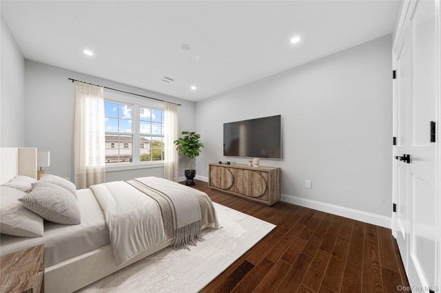 71 Cedar Street, Hicksville, NY 11801