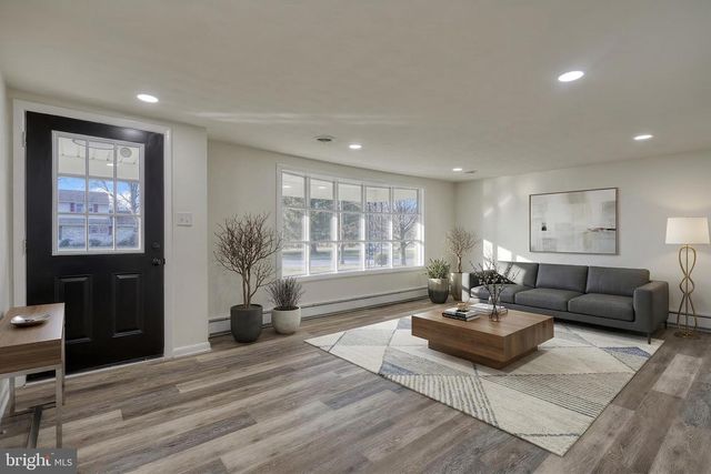 4081 MULBERRY LN, Dover, PA 17315