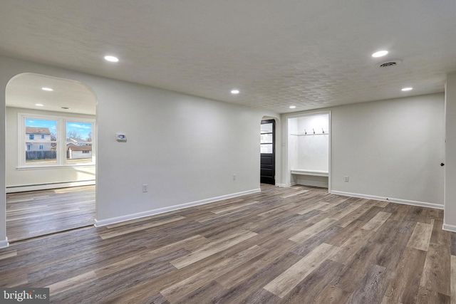 4081 MULBERRY LN, Dover, PA 17315