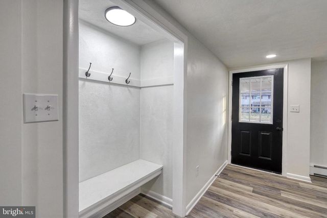 4081 MULBERRY LN, Dover, PA 17315