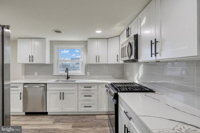 4081 MULBERRY LN, Dover, PA 17315