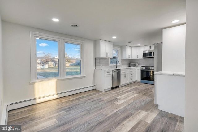 4081 MULBERRY LN, Dover, PA 17315