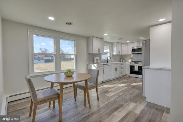 4081 MULBERRY LN, Dover, PA 17315