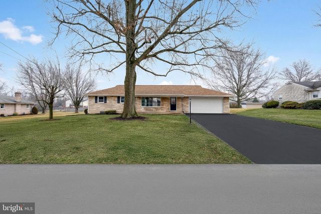 4081 MULBERRY LN, Dover, PA 17315