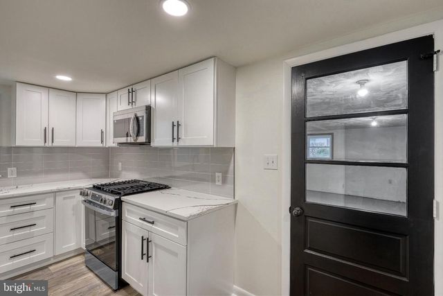 4081 MULBERRY LN, Dover, PA 17315