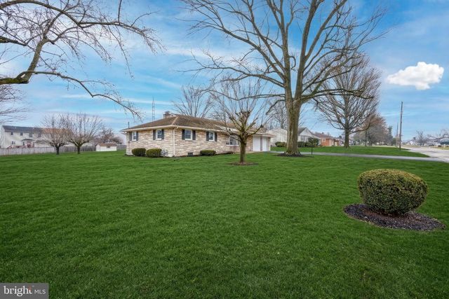 4081 MULBERRY LN, Dover, PA 17315