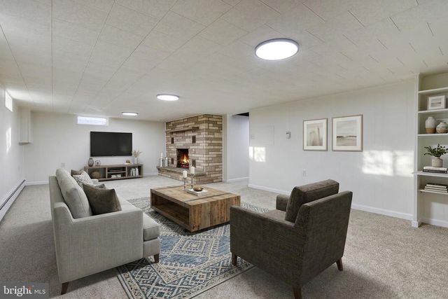 4081 MULBERRY LN, Dover, PA 17315