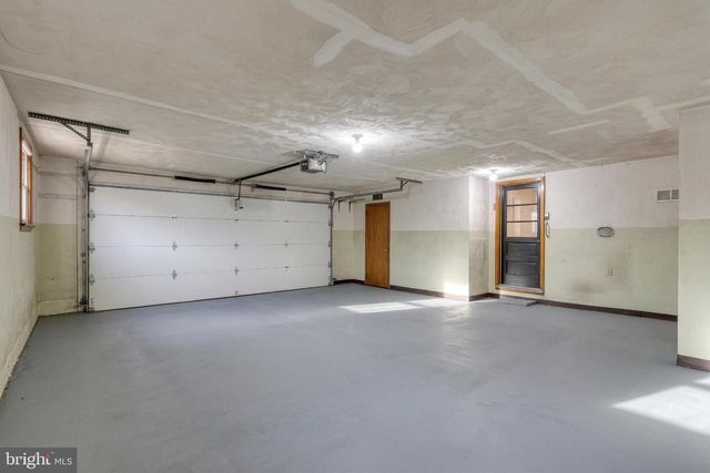 4081 MULBERRY LN, Dover, PA 17315