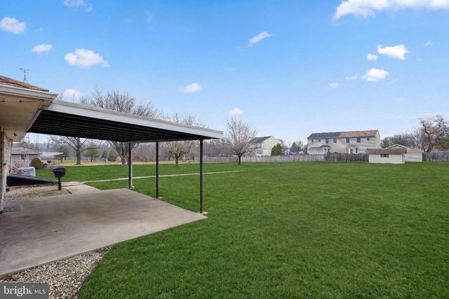 4081 MULBERRY LN, Dover, PA 17315