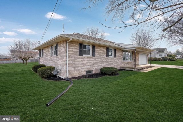 4081 MULBERRY LN, Dover, PA 17315