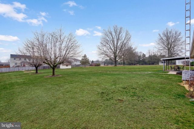 4081 MULBERRY LN, Dover, PA 17315