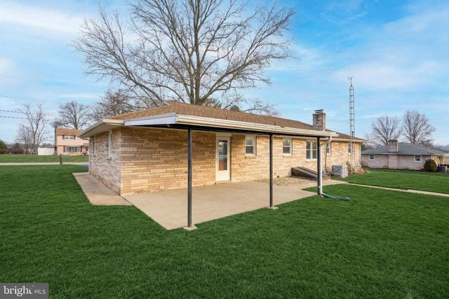 4081 MULBERRY LN, Dover, PA 17315