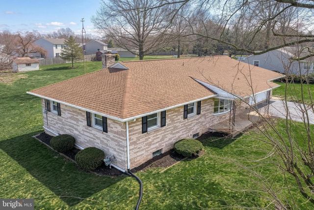 4081 MULBERRY LN, Dover, PA 17315